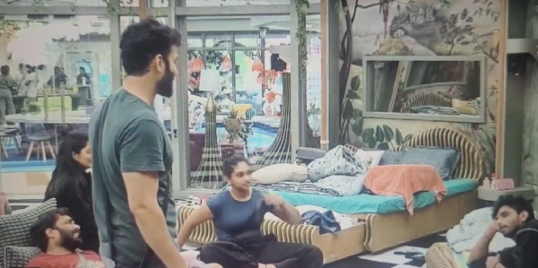 Vanitha Daughter Jovika gives nosecut reply for Cool suresh 