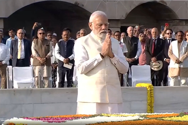Prime Minister Modi urged to work to make Mahatma Gandhis dreams come true 