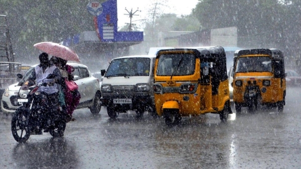 15 districts including Chennai, madurai will get rain today: says Meteorological Centre 