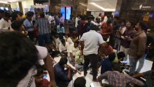 Vijay fans protest as Puducherry theaters are not ready to play 7 am show