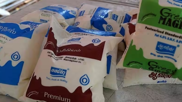 Seeman criticizes DMK government for tanglish words in aavin milk packets