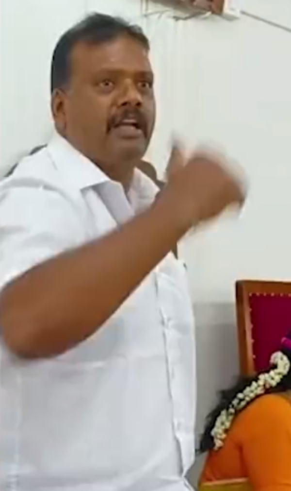 DMKs municipal vice president and DMK councilor had a heated argument in Ooty DMKs municipal vice president and DMK councilor had a heated argument in Ooty