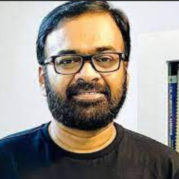  Karu PalaniappanComment on Bhava Chellathurais Dress at the Bigg Boss Launch