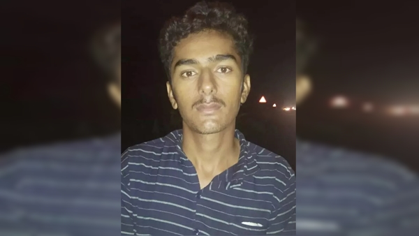 Rajasthan youth arrested for defrauding the owner of a cell phone shop in Theni for Rs 17¼ lakh Rajasthan youth arrested for defrauding the owner of a cell phone shop in Theni for Rs 17¼ lakh