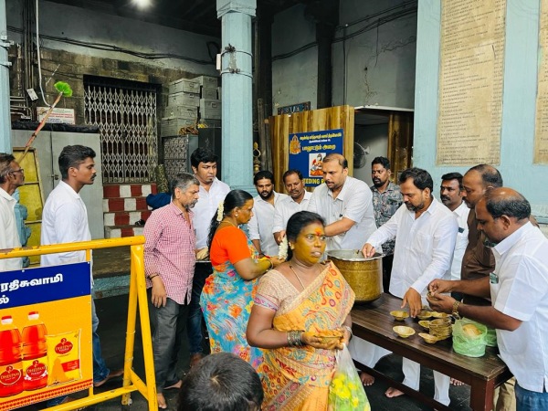 Amid row over Sanatan Dharma, Udhayanidhi Stalin Trust offeres Prasadam to Triplicane Temple Devotees 