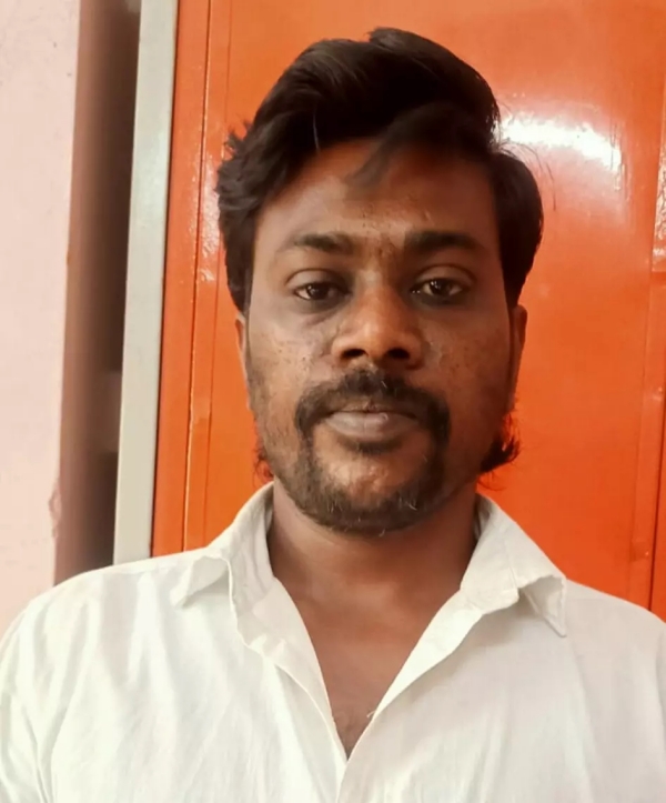 குடியாத்தத்தில் ஆடையின்றி கிடந்த ஆண் உடல்.. மனைவி பற்றி பேச்சு