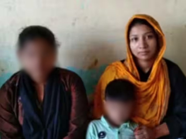 A Bangladeshi woman flew to India with her 3 children to marry her online boyfriend; but sudden twist 