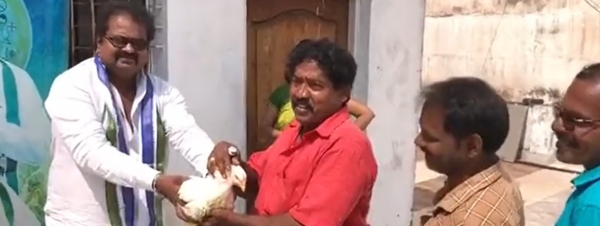Andhra: Ruling YSRC Functionary gifts chicken, liquor for Dasara Festival