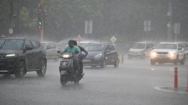 Possibility of Heavy rain in 7 districts of Tamilnadu today 