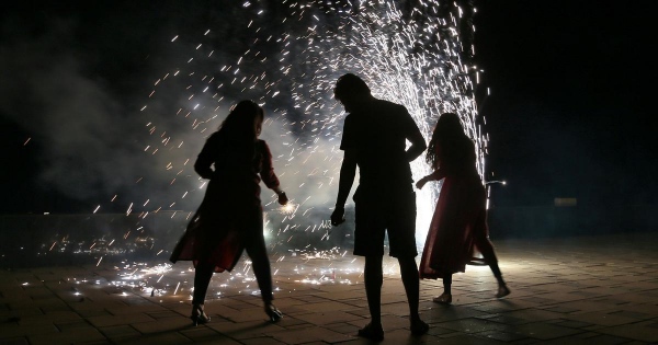 Mandatory Things to remember while burst crackers for Diwali