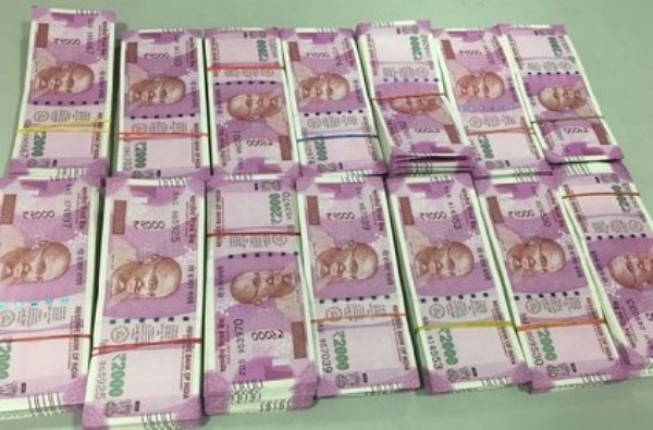 1 crore Rupees seized from hawala agents in Chennai