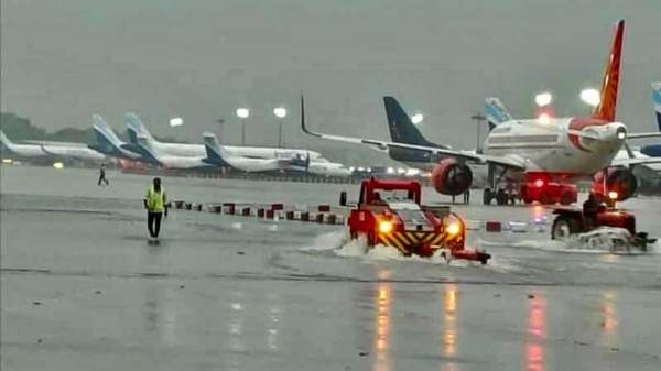 Due to incessant rains, flights from Chennai are delayed 