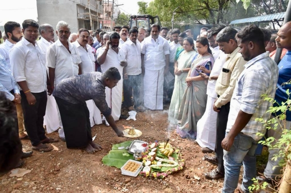 Minister Moorthy angry to government officials in the public space 