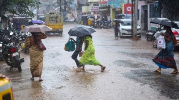  Total of 10 districts will get good rain for next three hours says Chennai meteorological dept