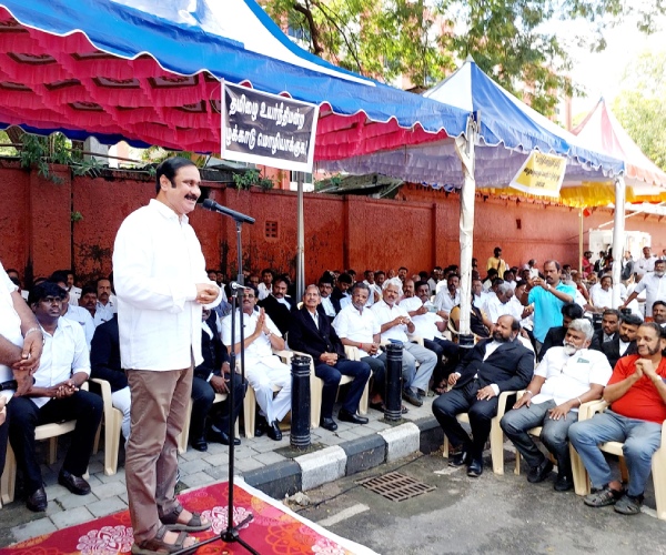 Anbumani Insist on making Tamil the language of litigation in the High Court 