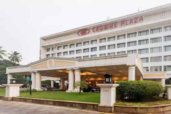 AIADMK- BJP alliance formed at Crowne Plaza which is going to closed 