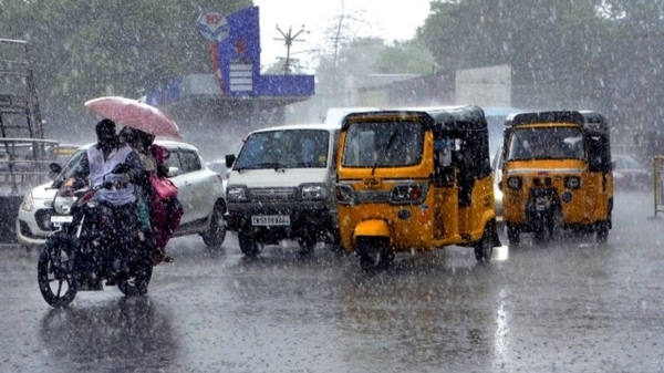 Chance of moderate rain with thunder and lightning in 27 districts including Chennai in next 3 hours 