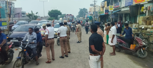 diwali 2023: heavy traffic jam on Chennai GST road for an hour near Singaperumal kovil diwali 2023: heavy traffic jam on Chennai GST road for an hour near Singaperumal kovil