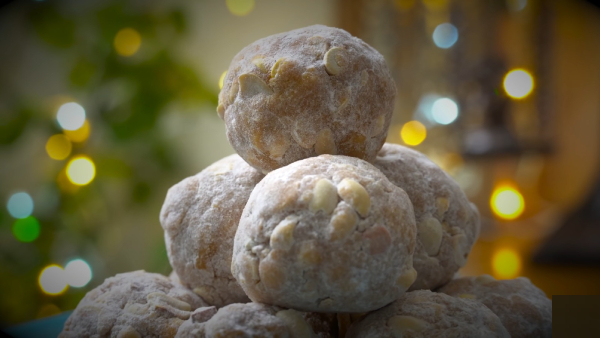 What are the sweets and side dishes are being cooking for Diwali in Tamil Nadu? here is the district wise famous foods 