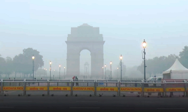 Visibility of the India Gate diminishing as air quality worsens