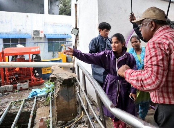 Mayor Priya late night hard work to save Chennai from flooding amid the heavy rain in Tamil Nadu 
