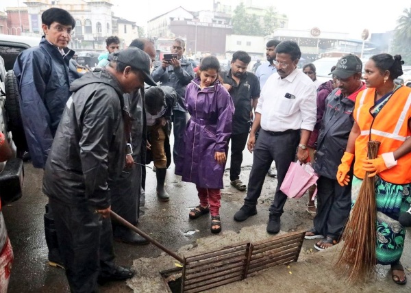 Chennai Municipality is hastily embarking on the process of covering potholes road 