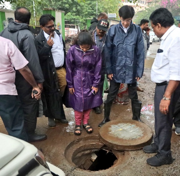 Chennai Municipality is hastily embarking on the process of covering potholes road 