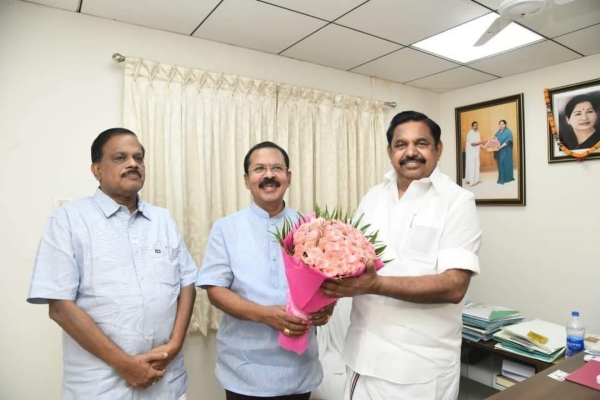 DMK State executive joins AIADMK made dmk cadres shock