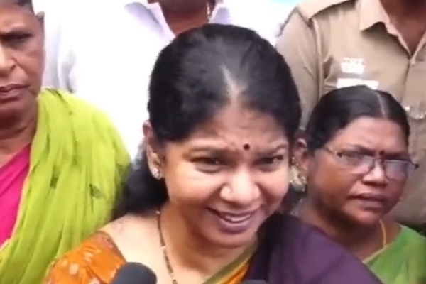 Kanimozhi MP Condemns BJP Annamalai remarks on Srirangam Periyar Statue Kanimozhi MP Condemns BJP Annamalai remarks on Srirangam Periyar Statue