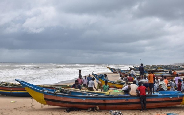 Fishermen should avoid to go to the sea due to the cyclone 