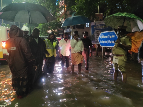  Minister Sekar Babu visited rain affected areas in Kolathur, Chennai 