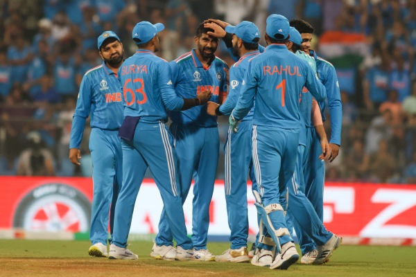 How did India tackle its 3 major weakness easily in the World Cup Match against Sri Lanka? 