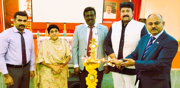 Saseendran Muthuvel has called for private educational institutions in Tamil Nadu to come to Papua New Guinea Saseendran Muthuvel has called for private educational institutions in Tamil Nadu to come to Papua New Guinea