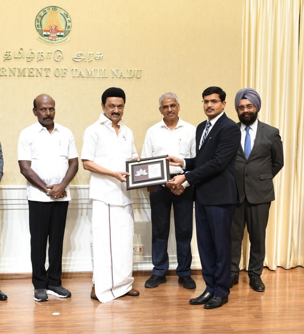 Tamil Nadu Health Department officials have effectively implemented insurance plans! Award given by Union Govt