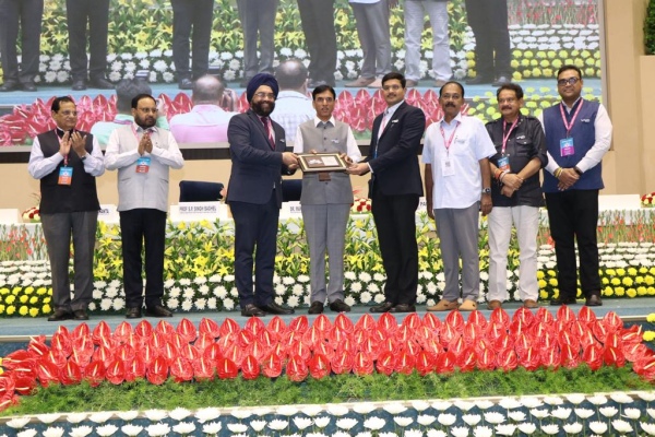 Tamil Nadu Health Department officials have effectively implemented insurance plans! Award given by Union Govt