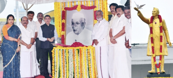 Governor Ravi refused to shake hands with Minister Sekar Babu and did not see him 