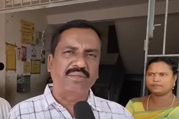  TN government has arranged a free auto facility for the Irula children living in Gandhigram to go to school and study