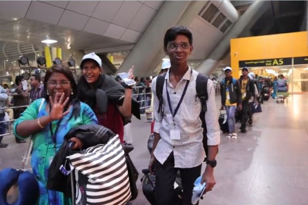  Government school students who went on a trip to Japan returned to their home country