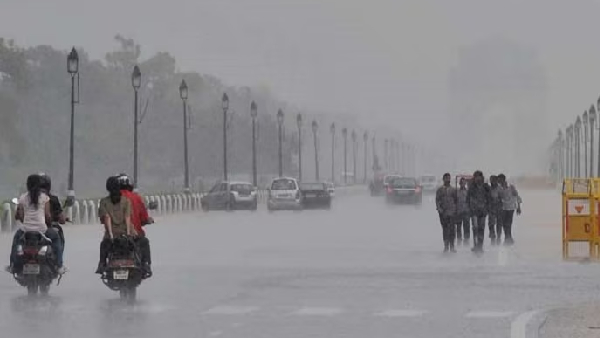 Why it is difficult to travel to office in morning and evenings amid the heavu raining weather? 