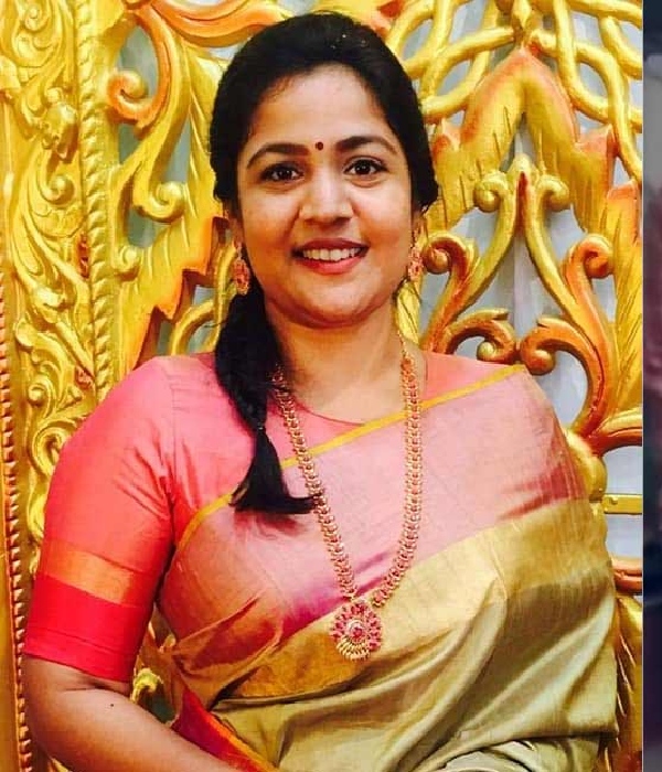 Dont take video I will come in my car Ranjana Natchiyaar argument with Police 