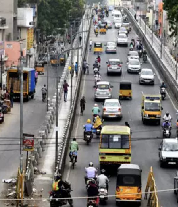 How did fewer signals and more U-turns decrease traffic in Chennai roads?