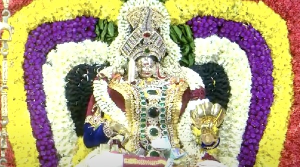 Melmalayanur Angalamman Aaipasai Amavasai Unjal Utsavam Thalatu