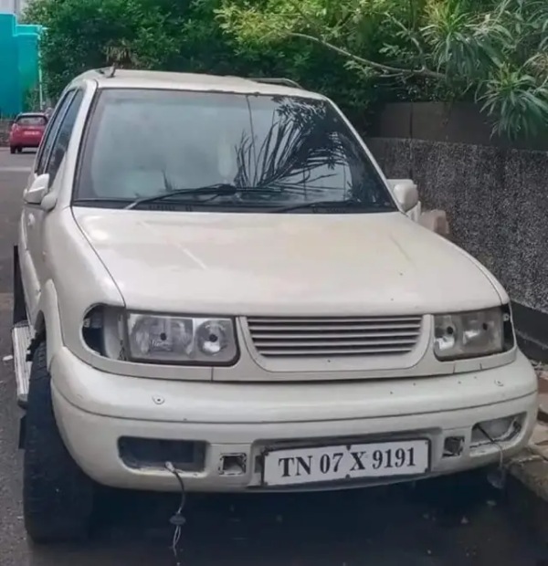 Jayalalithas Tata Safari car is going to sale 