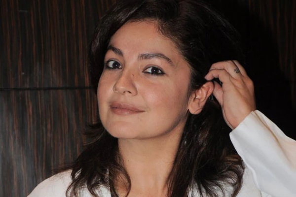 Chennai hc seeks status report in the case that actress pooja bhatt land in kotagiri Chennai hc seeks status report in the case that actress pooja bhatt land in kotagiri