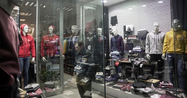 Inflation high in Argentina, people increasingly turning to second-hand clothing markets 