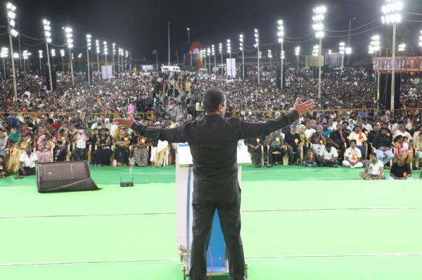 TVK Velmurugan, Naam Tamilar Seeman show strength in Madurai, Trichy