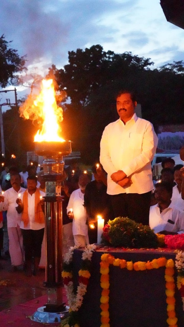 TVK Velmurugan, Naam Tamilar Seeman show strength in Madurai, Trichy