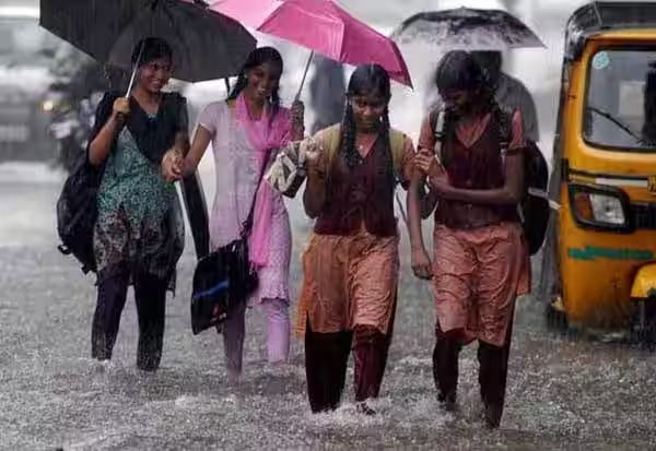 Schools Holiday due to Heavy rain in Madurai and Coimbatore IMD issues Red alert