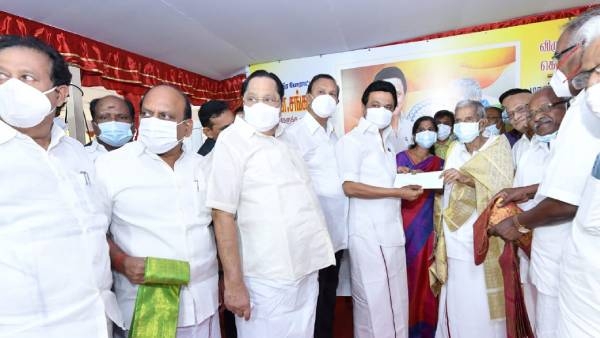 TN Govt honoured Veteran Communist leader Sankaraiah with Thagaisal Thamizhar award 