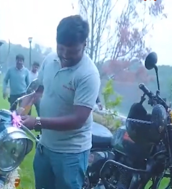 This is the real Diwali bonus; The boss of Ooty Tea Estate gave a pleasant surprise to employees This is the real Diwali bonus; The boss of Ooty Tea Estate gave a pleasant surprise to employees